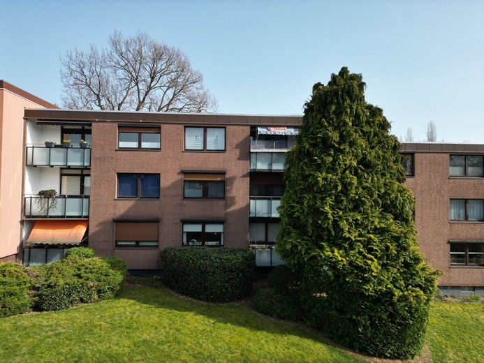 *Attraktive und komplett sanierte ETW als Investition und Altersvorsorge in H-U !!!* – Aussenansicht Balkone