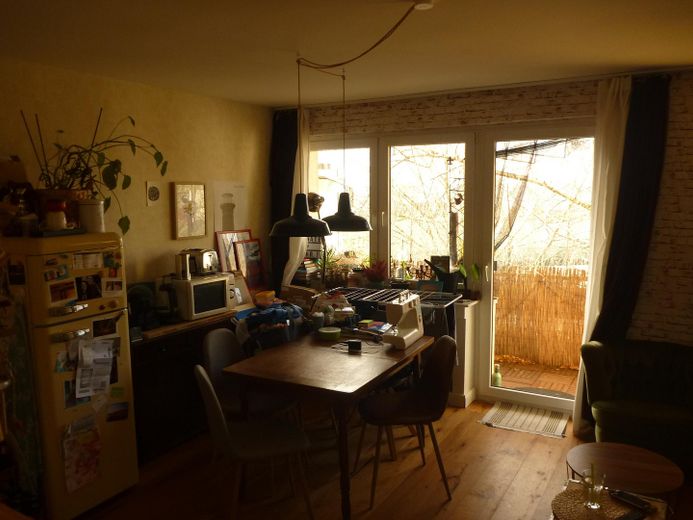 Apartamento modernizado de 2 habitaciones con logia y alquiler sólido – Essecke