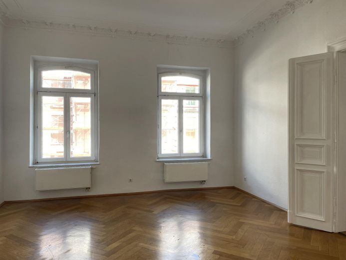 Elegante apartamento histórico de 5 habitaciones con balcón soleado de 16 m² – Disponible a partir del 15 de septiembre de 2026 – Foto 10