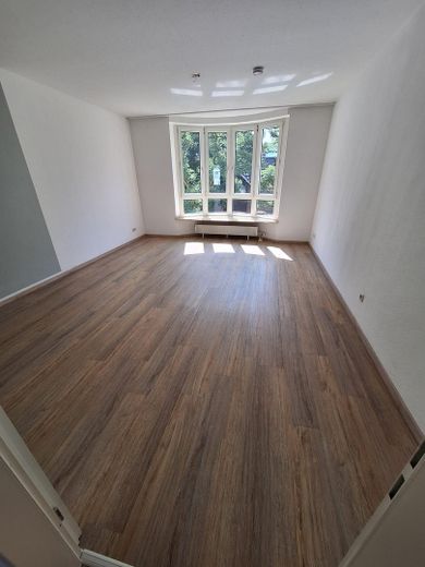 Renovierte, schöne 2-Zimmer Wohnung Krefeld Mitte – Wohnzimmer