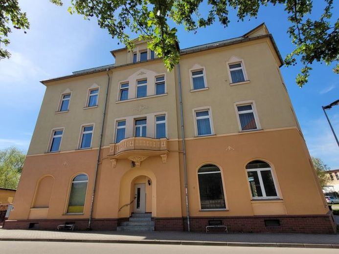 Gepflegtes Mehrfamilienhaus mit Entwicklungspotential! – Foto 1