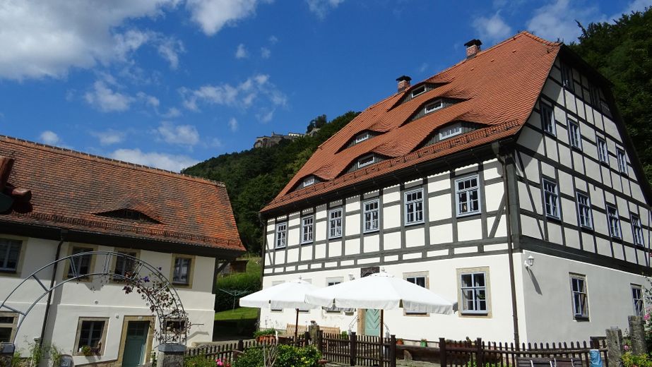 Haupt-u. Nebengebäude