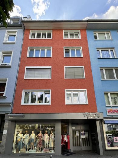 Encantador y amplio apartamento de 2 habitaciones con balcón en una ubicación privilegiada en Berger Straße. – Foto 31