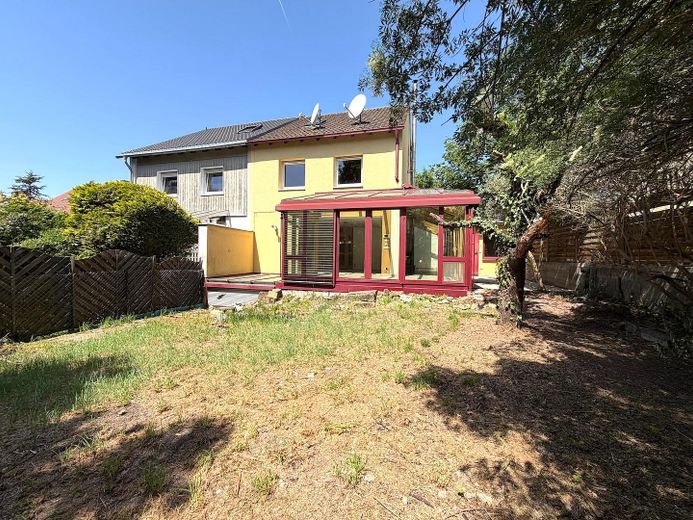 Bonita casa adosada con garaje y jardín * en Schweinfurt – Garten