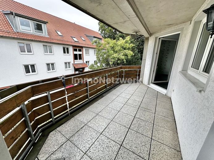Großzügige, helle Wohnung mit durchdachtem Grundriss in ruhiger Lage mit Südwestbalkon, großes Bad – Balkon