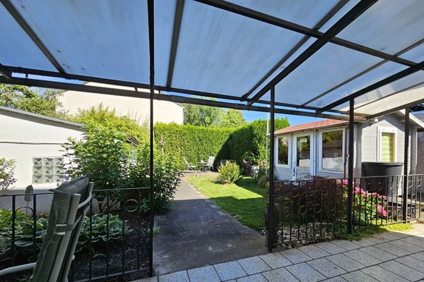 GEPFLEGTES FAMILIENHAUS IN RHEINDAHLEN … UMFASSEND MODERNISIERT … RESERVE UNTER DEM DACH