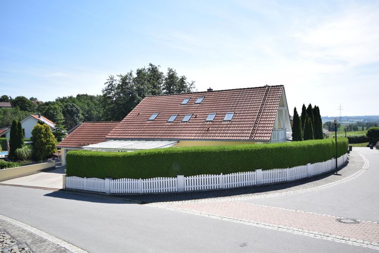 Wunderschönes Familienidyll mit parkähnlichem Garten, Pool, ELW, Klima und PV, VON PRIVAT! – Foto 11