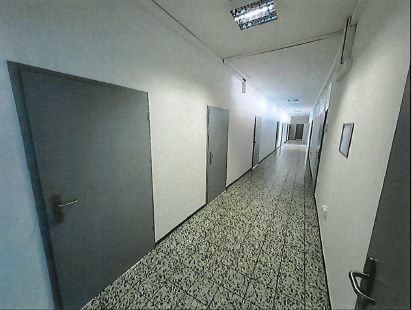 Provisievrij solitair object op toplocatie! Kantoorruimte, productie en veel buitenruimte aan de A1! – Flur Büro OG