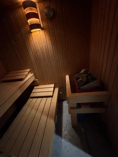 Gepflegtes Reihenmittelhaus mit Wintergarten, Sauna und schönem Garten in ruhiger Wohnlage – Sauna