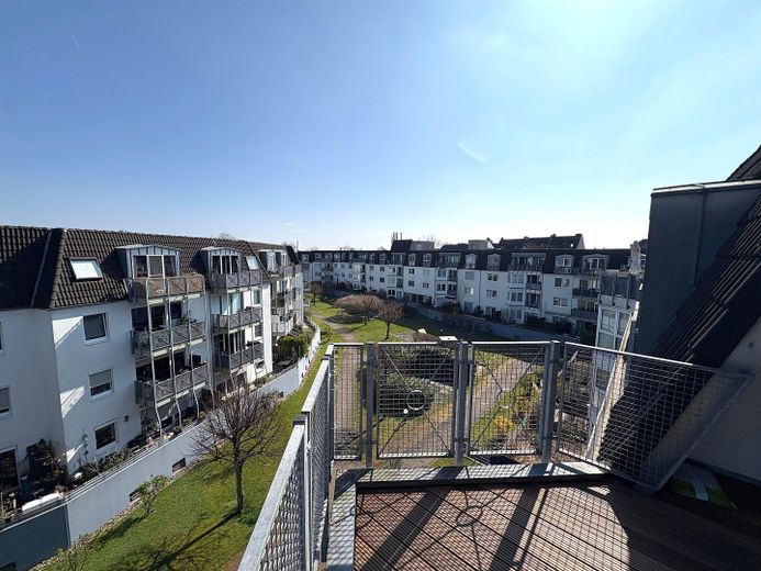 APPARTAMENTO DI 2 LOCALI SENZA PROVVIGIONE CON AMPIO BALCONE IN POSIZIONE CENTRALE – Balkon Aussicht