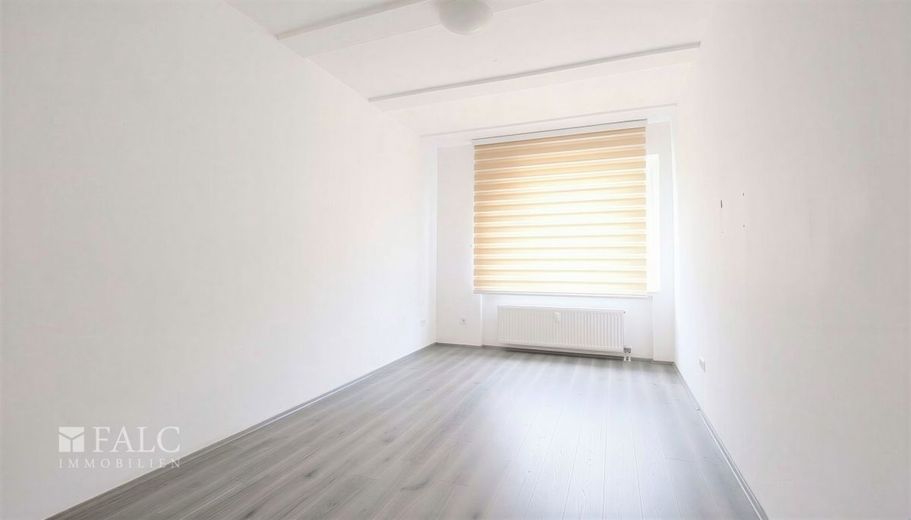 Renditeobjekt Marxloh - MFH mit 912 m² Wfl., sanierungsbedürftig – Kinderzimmer 1OG - (KI generiert)