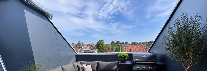 ERSTBEZUG 2,5 Zimmer KFW55 DG mit Ankleidezimmer, Loggia, FBH, EBK, Wallbox – Loggia visualisiert