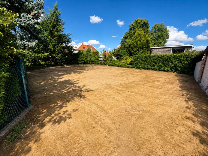 Plot commission-free + building permit & garage parking space – Photo 2