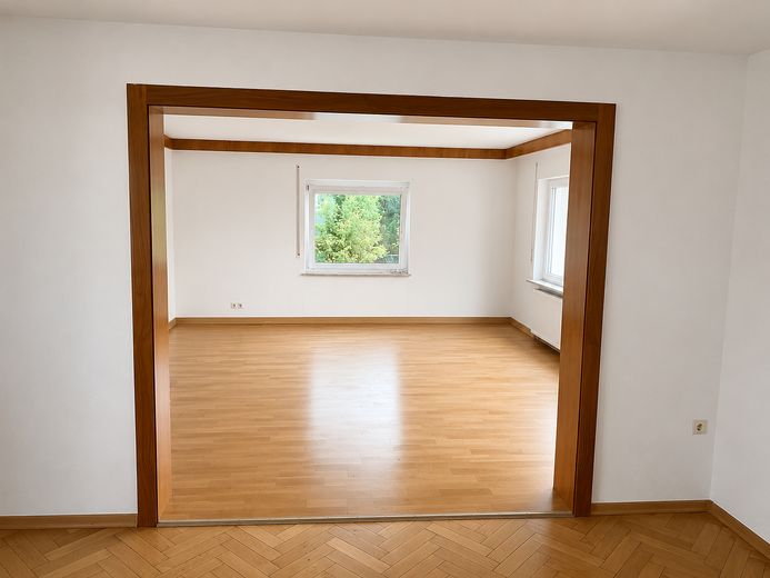 Ideal für Paare & Homeoffice-Genießer – Einziehen und wohlfühlen! – Durchgang Ess-Wohnzimmer