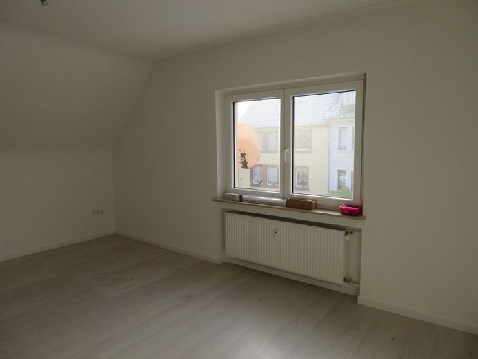 Schickes Single-Appartement mit EBK & Spülmaschine – Wohnraum 2