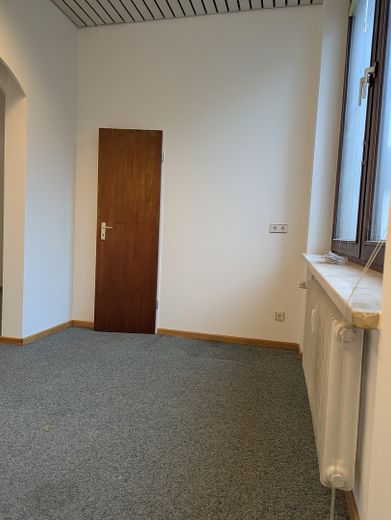 ##Exklusives Laden-/Bürolokal (56 m²)# in Germering: Top-Frequenzlage am "Kleinen Stachus" – Büro