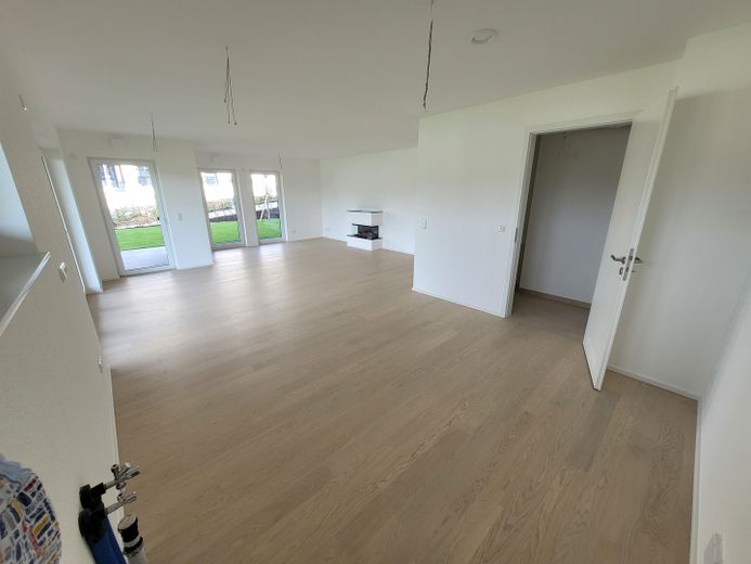 MODERN WOHNEN, DRAUSSEN GENIESSEN - MIT TERRASSE & GARTEN – Wohnen und Essen