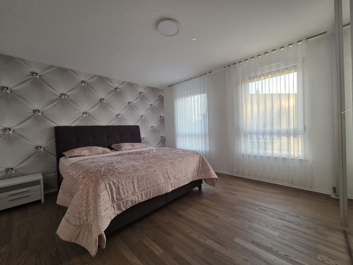 Casa a schiera centrale ben tenuta in posizione adatta alle famiglie a Laudenbach – Schlafzimmer Ansicht 3