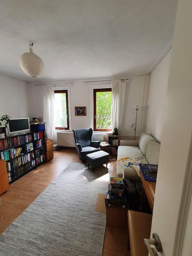 Sonnige 2 Zimmer Wohnung in Zentraler Lage in Rottenburg – Wohnzimmer