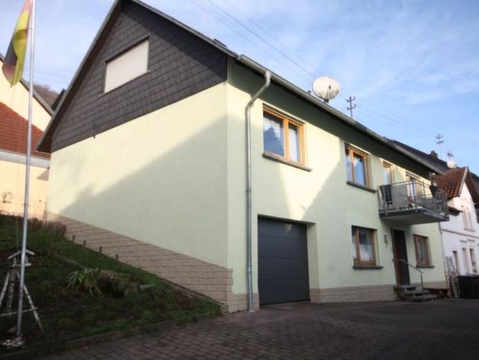 Gepflegtes Ein- bis Zweifamilienhaus – sofort bezugsfertig – फोटो 1
