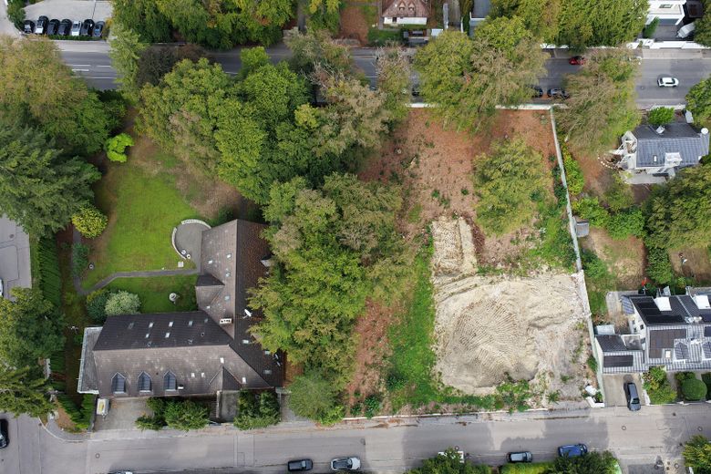 Terreno soleggiato con parco – divisibile e senza provvigioni – Foto 8