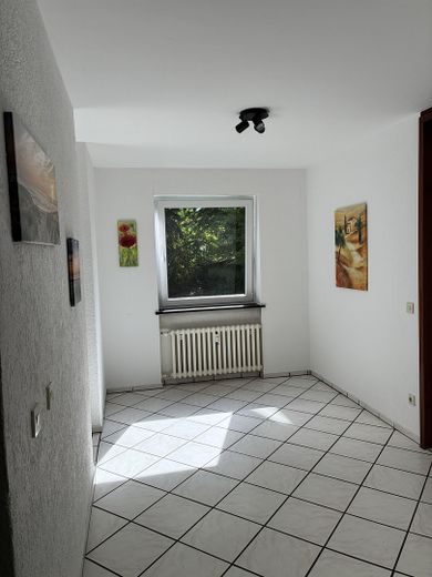Großzügige 4,5-Zimmer-Wohnung mit Balkon und Blick ins Grüne – Esszimmer