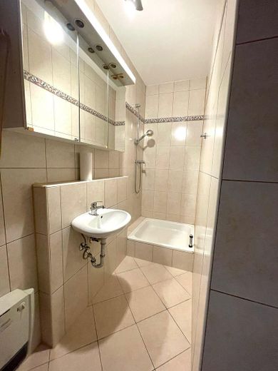 Helle moderne 2 Zimmer Wohnung – Foto 6