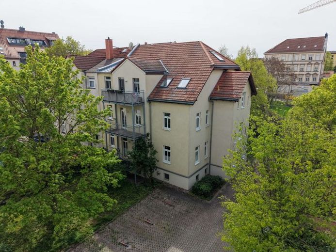 Entire 1st upper floor: 2 apartments totaling 126 m², one of which is vacant – ideal for combining – Photo 1