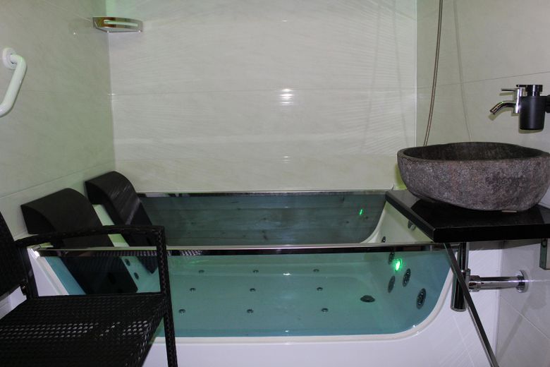 Göl kenarında lüks ev_ kütük ev_ tatil evi_ min. % 7 getiri – Whirlpool