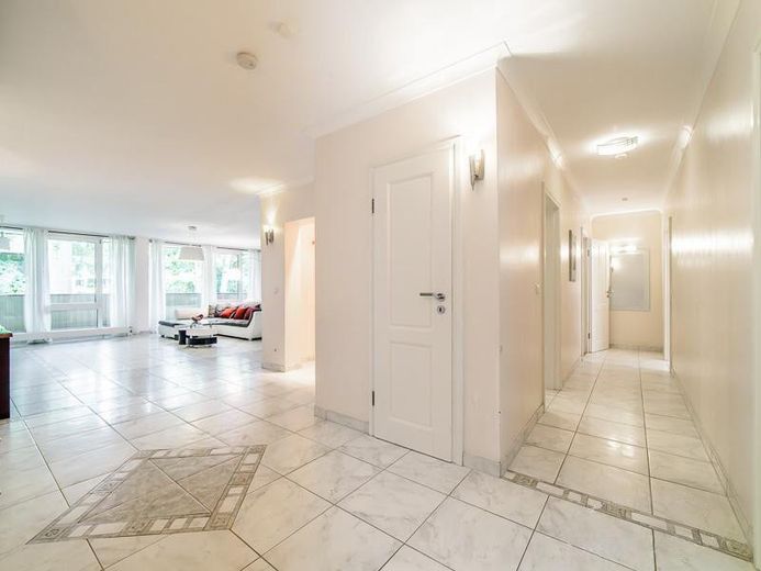 Möblierte Luxuswohnung in Blankenese von privat – Eingang