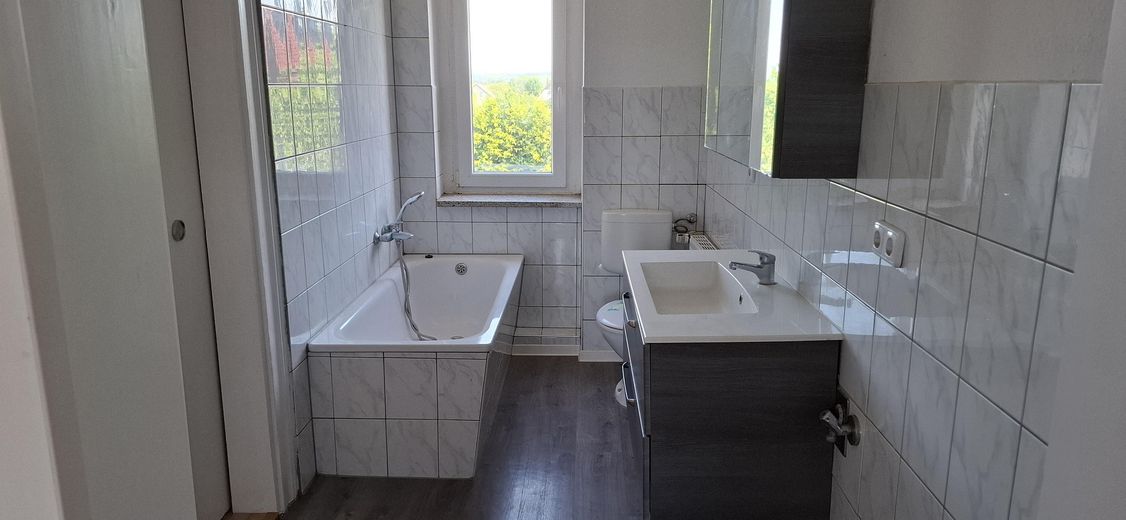 Günstige, 3-Raum-Wohnung in Kretzschau – Bad