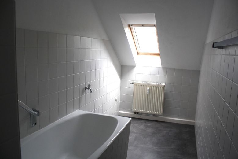 Мансардна квартира в найкращому місці біля міського парку – Bad mit Badewanne