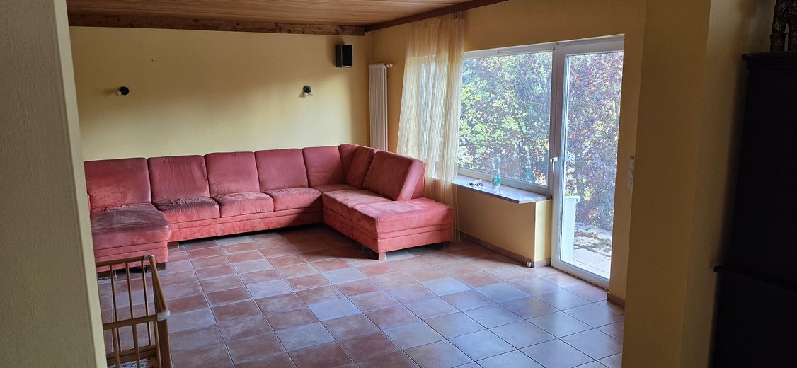 Idillio familiare spazioso a Ebern – completamente ristrutturato nel 2007 e confortevole – Wohnen EG