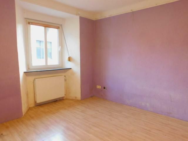 Mehring a.d. Mosel - Handwerker aufgepasst - zentral gelegenes Doppelhaus/Reiheneckhaus mit Ausbaupotential – SB10 Wohnzimmer EG