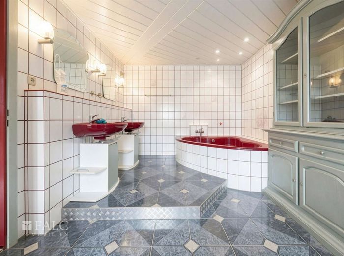 Familienidyll in ruhiger Lage von Bonn-Röttgen – Badezimmer EG