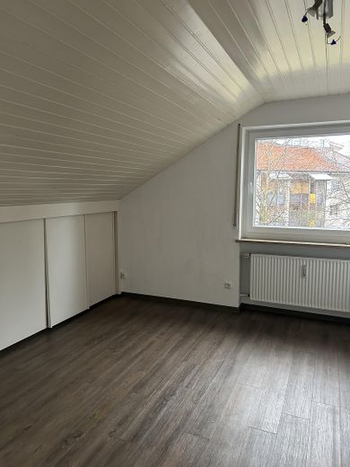 Schlafzimmer links
