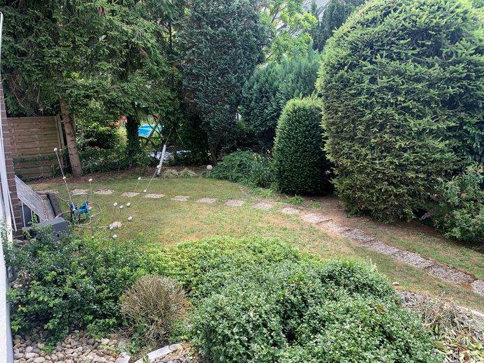 Reiheneckhaus 182 m² im Musikerviertel Hanau mit Garten, provisionsfrei – Vorgarten
