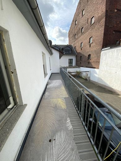 3-Zimmer-Wohnung mit Balkon in zentraler Lage – Balkon zum Innenhof