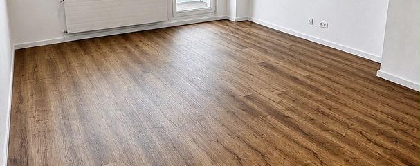 Frisch saniert: 1-Zi-Apartment mit Südbalkon & neuer EBK in Konstanz-Königsbau – Wohnbereich I