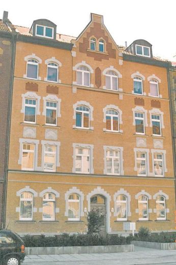 Güzel balkonlu ve yeşil manzaralı 2 odalı daire kiralıktır! – Haus Auenstraße 25