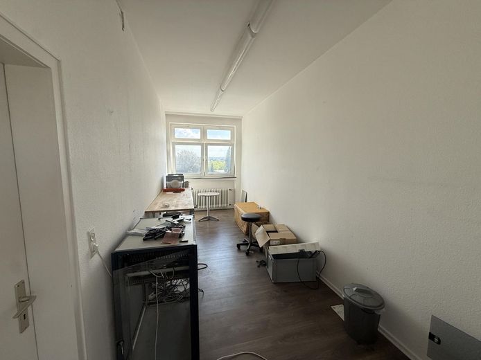 Vielseitige Büro- und Gewerbeflächen mit Lager in etabliertem Gewerbestandort – 4.OG Büro