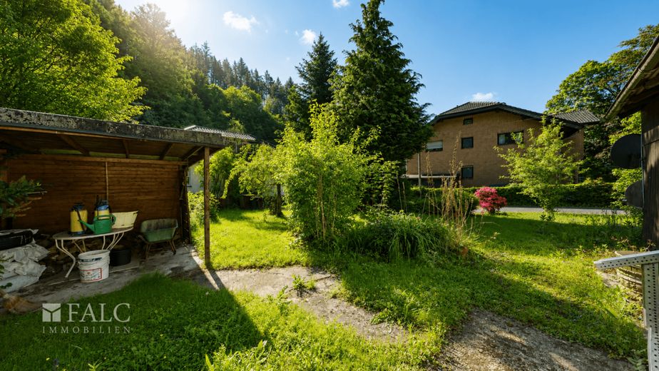 Fachwerkhaus mit Charme - Doppelhaushälfte zur individuellen Gestaltung – Garten