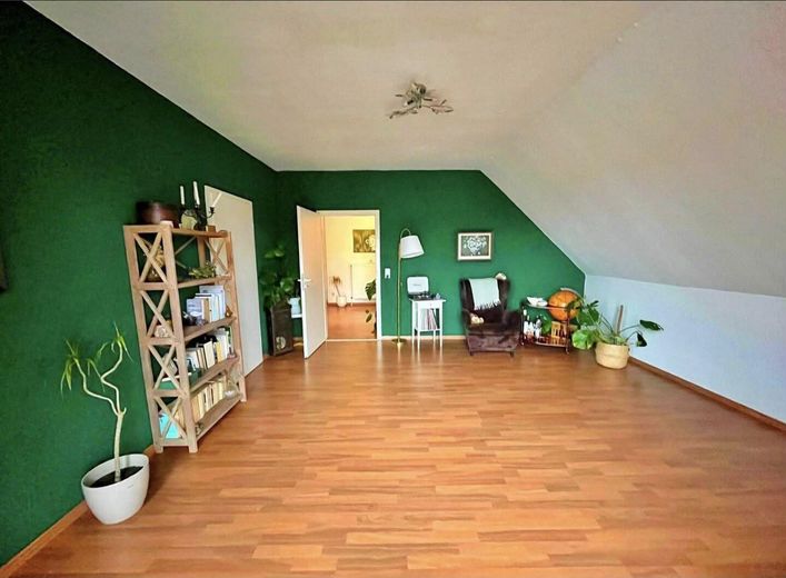 Helle 3-Zimmer-Dachgeschosswohnung mit Balkon und Küche im Zentrum Diepholz (Sanierung vor Einzug) – Foto 2