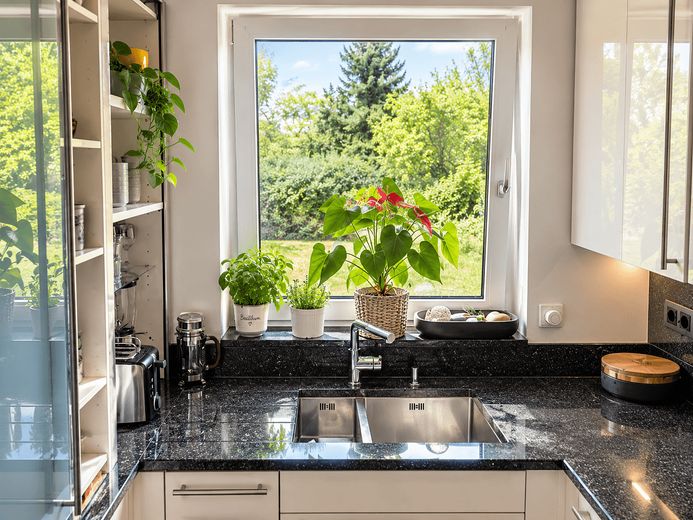 Appartement calme de 4 pièces situé dans un emplacement privilégié de Munich-Großhadern avec loggia exposée au sud – Küche