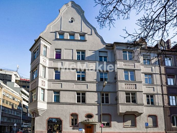 Einzigartiges Altbaujuwel in Bestlage Augsburgs – bezugsfreie, denkmalgeschützte 4-Zimmer-Wohnung – Foto 1