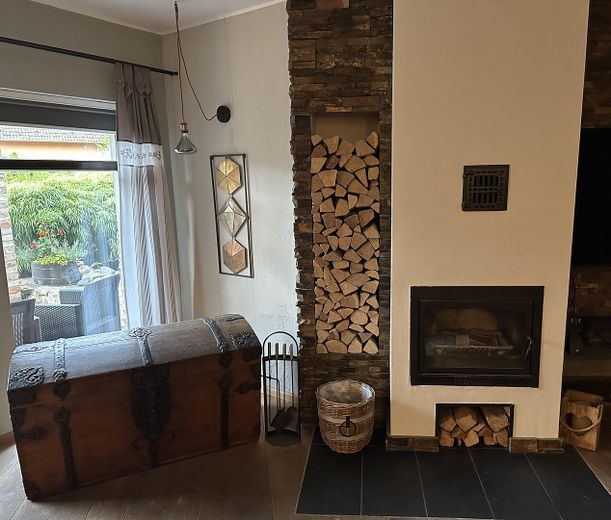 Wohnen wie im Urlaub: Mediterraner Bungalow in Blankenfelde-Mahlow – Kamin EG