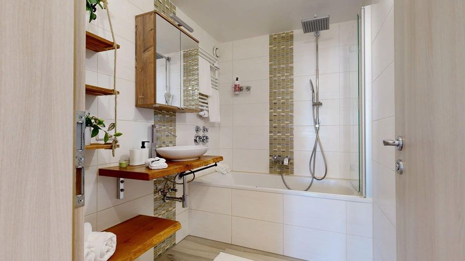 3 Zimmer Wohnung in Haar – ideal für Paare & kleine Familien – Bad Bild 1