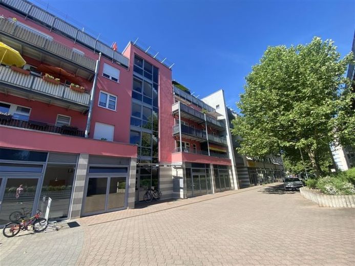 Erfurt* Karree am Südpark* renovated large 1-room apartment with balcony* separate kitchen* bathtub bathroom* – Foto 1