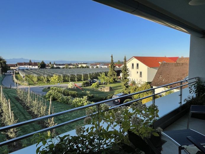 Penthouse mit teilweiser Berg- und Seesicht, 50 m² Außenflächen – Toplage Ailingen – Aussicht Loggia