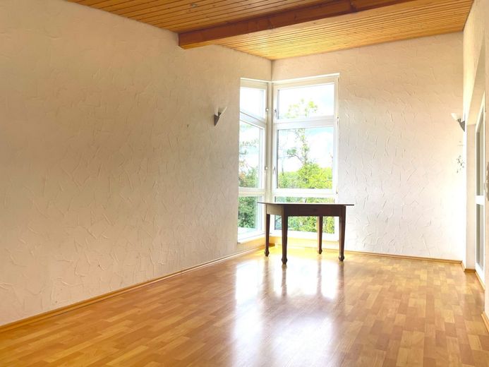 Naturnah: Besonderes 1-2 Familienhaus in Aussichtslage – Turmzimmer